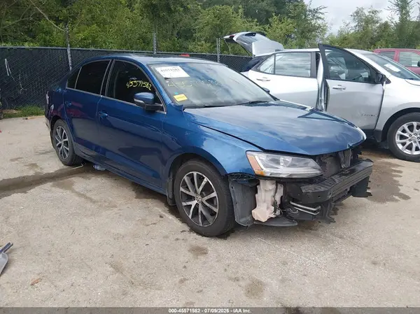 3VWDB7AJ3HM281194 2017 VOLKSWAGEN JETTA - Image 1