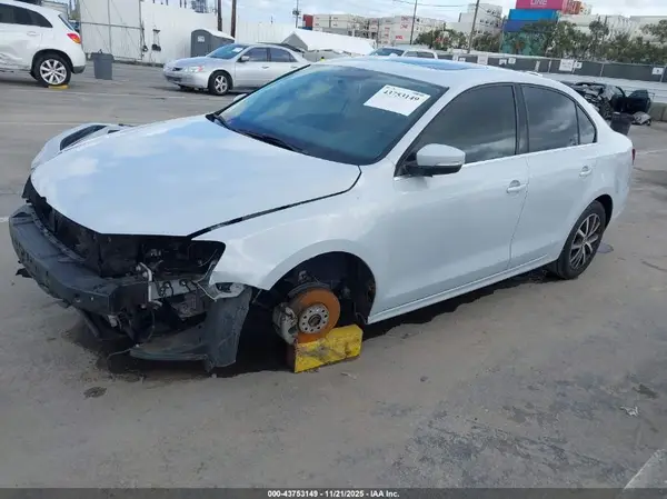 3VWDB7AJ3HM284855 2017 VOLKSWAGEN JETTA - Image 2