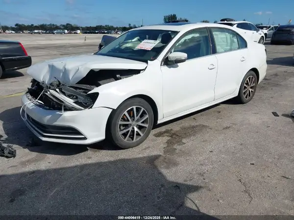 3VWDB7AJ3HM296679 2017 VOLKSWAGEN JETTA - Image 2