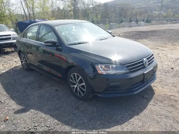 3VWDB7AJ3HM310645 2017 VOLKSWAGEN JETTA - Image 1