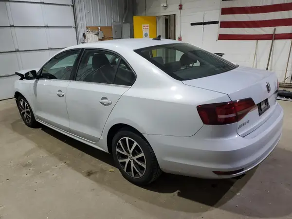3VWDB7AJ3HM320687 2017 VOLKSWAGEN JETTA - Image 2