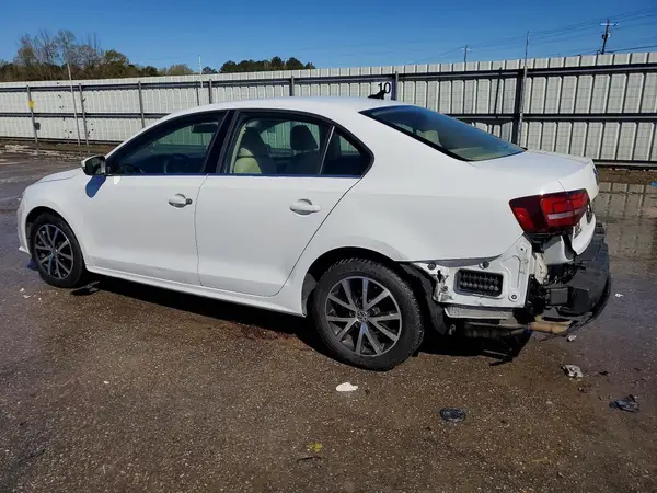 3VWDB7AJ3HM325677 2017 VOLKSWAGEN JETTA - Image 2