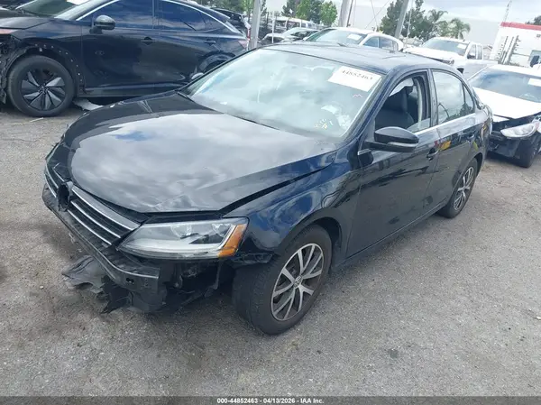 3VWDB7AJ3HM335920 2017 VOLKSWAGEN JETTA - Image 2