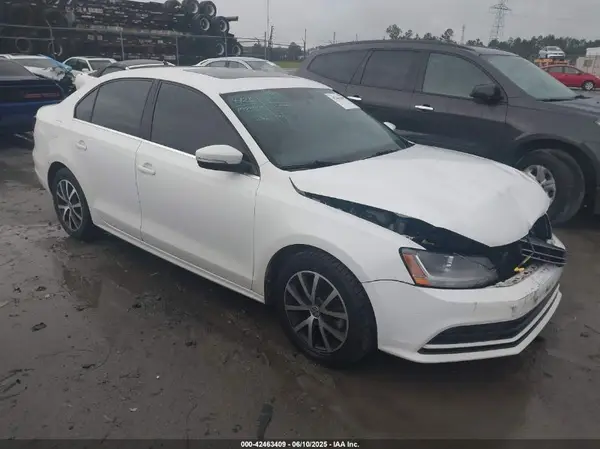 3VWDB7AJ3HM336291 2017 VOLKSWAGEN JETTA - Image 1