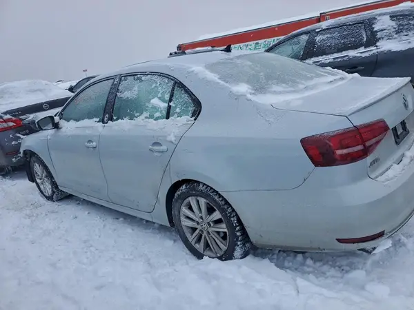 3VWDB7AJ3HM352815 2017 VOLKSWAGEN JETTA - Image 2