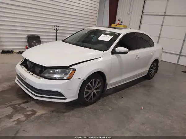 3VWDB7AJ3HM369422 2017 VOLKSWAGEN JETTA - Image 2