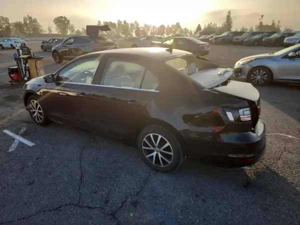 3VWDB7AJ3HM384826 2017 VOLKSWAGEN JETTA - Image 2