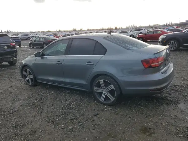 3VWDB7AJ3HM390657 2017 VOLKSWAGEN JETTA - Image 2
