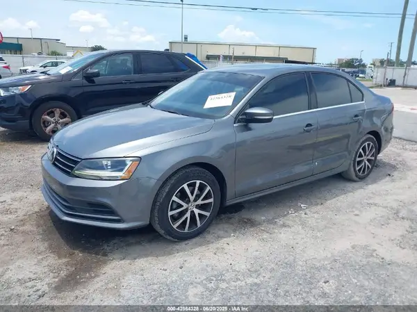 3VWDB7AJ3HM392439 2017 VOLKSWAGEN JETTA - Image 2
