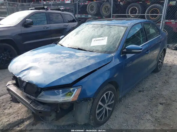 3VWDB7AJ3HM404525 2017 VOLKSWAGEN JETTA - Image 2