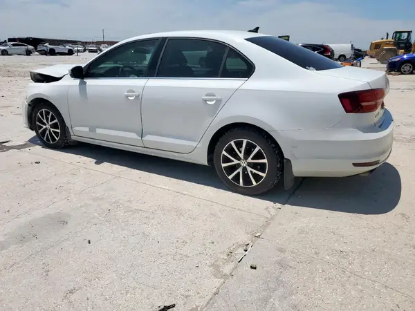 3VWDB7AJ3HM407991 2017 VOLKSWAGEN JETTA - Image 2