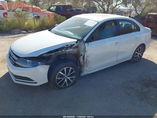 3VWDB7AJ3HM415945 2017 VOLKSWAGEN JETTA - Image 2