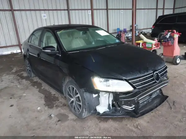3VWDB7AJ3JM214858 2018 VOLKSWAGEN JETTA - Image 1