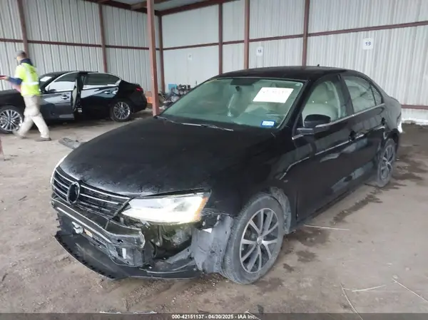 3VWDB7AJ3JM214858 2018 VOLKSWAGEN JETTA - Image 2