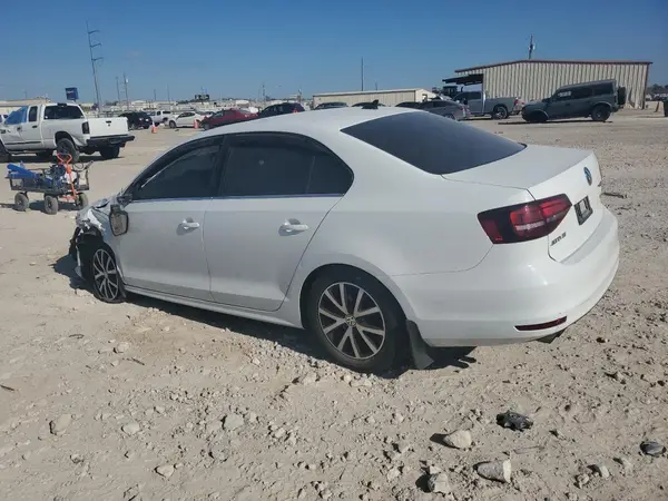 3VWDB7AJ3JM218540 2018 VOLKSWAGEN JETTA - Image 2