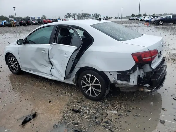 3VWDB7AJ3JM221597 2018 VOLKSWAGEN JETTA - Image 2