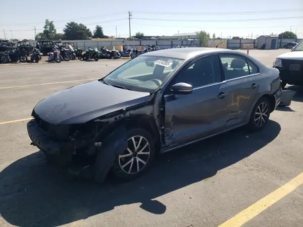 3VWDB7AJ3JM233216 2018 VOLKSWAGEN JETTA - Image 1