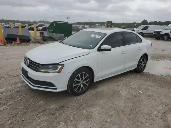 3VWDB7AJ3JM256494 2018 VOLKSWAGEN JETTA - Image 1