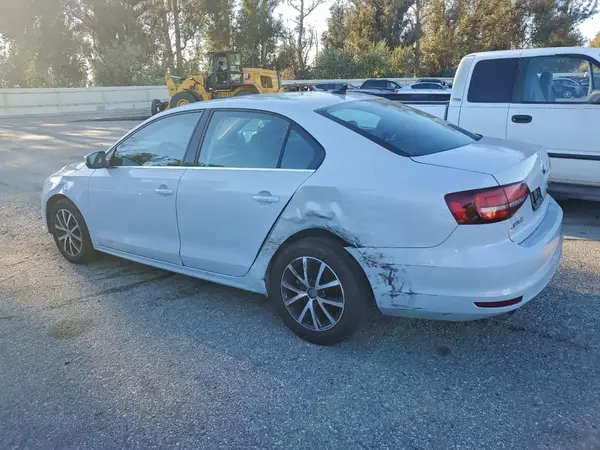3VWDB7AJ3JM257127 2018 VOLKSWAGEN JETTA - Image 2
