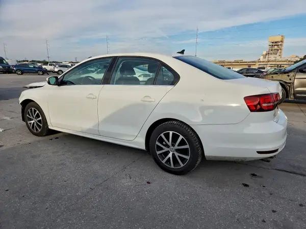 3VWDB7AJ3JM260514 2018 VOLKSWAGEN JETTA - Image 2