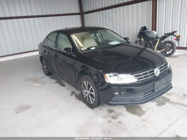 3VWDB7AJ3JM263655 2018 VOLKSWAGEN JETTA - Image 1