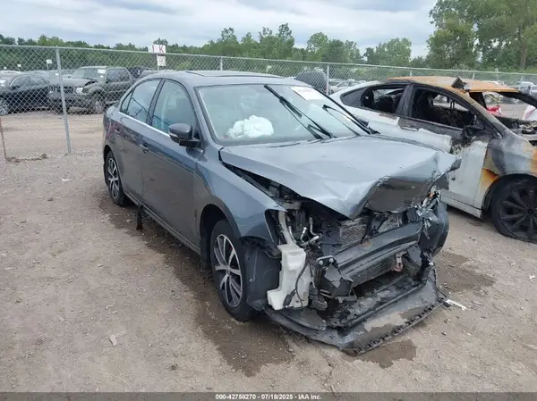 3VWDB7AJ4HM204902 2017 VOLKSWAGEN JETTA - Image 1
