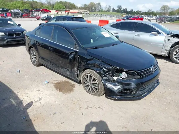 3VWDB7AJ4HM229704 2017 VOLKSWAGEN JETTA - Image 1