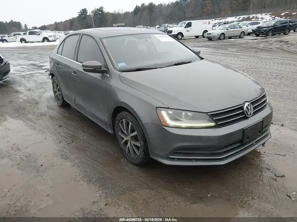 3VWDB7AJ4HM259236 2017 VOLKSWAGEN JETTA - Image 1