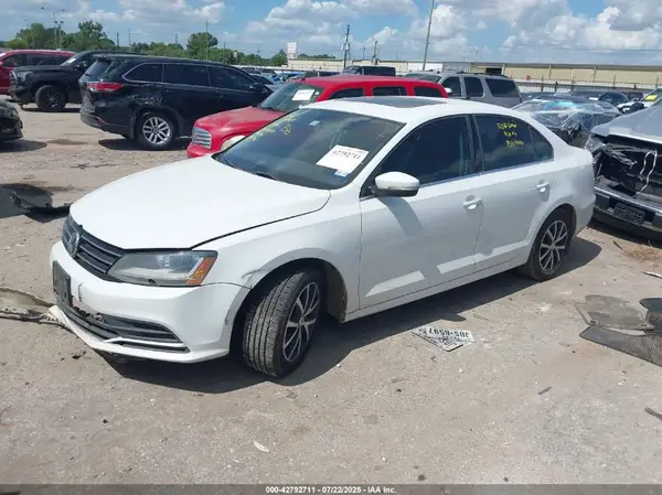 3VWDB7AJ4HM274562 2017 VOLKSWAGEN JETTA - Image 2