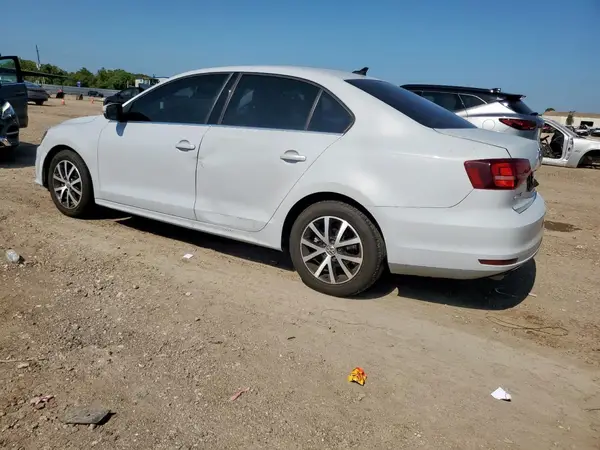 3VWDB7AJ4HM285724 2017 VOLKSWAGEN JETTA - Image 2