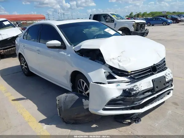 3VWDB7AJ4HM308368 2017 VOLKSWAGEN JETTA - Image 1