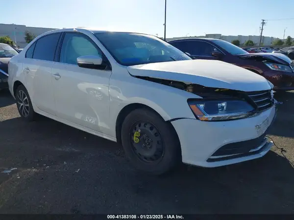3VWDB7AJ4HM308743 2017 VOLKSWAGEN JETTA - Image 1