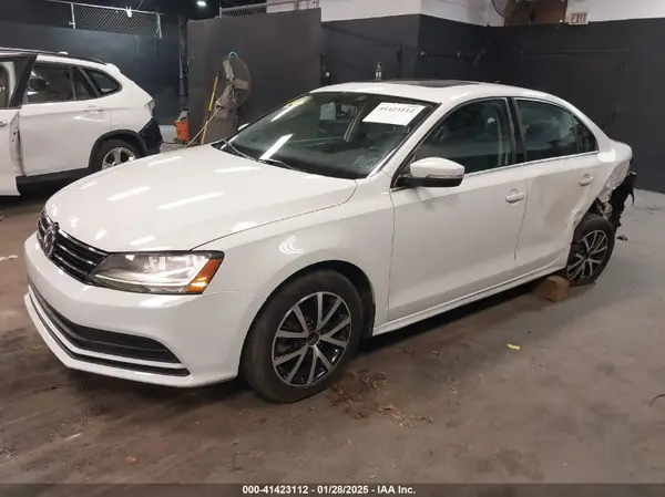 3VWDB7AJ4HM320990 2017 VOLKSWAGEN JETTA - Image 2