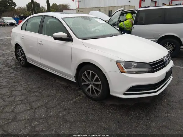3VWDB7AJ4HM336171 2017 VOLKSWAGEN JETTA - Image 1