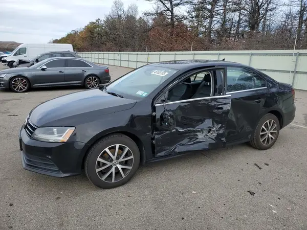 3VWDB7AJ4HM340933 2017 VOLKSWAGEN JETTA - Image 1