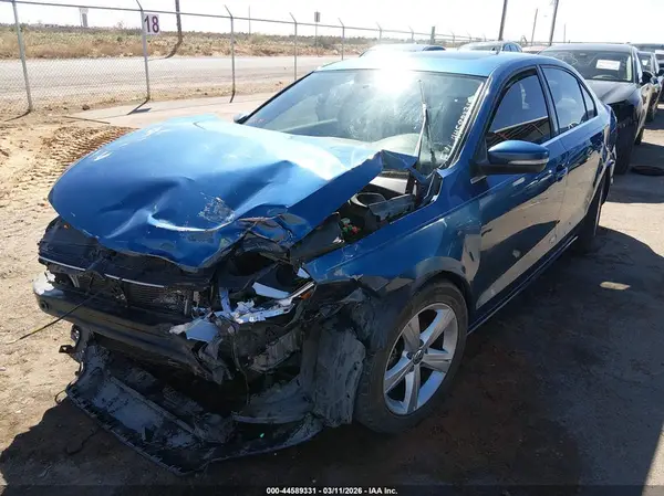 3VWDB7AJ4HM367775 2017 VOLKSWAGEN JETTA - Image 2