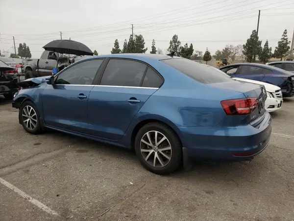 3VWDB7AJ4HM368537 2017 VOLKSWAGEN JETTA - Image 2
