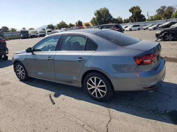 3VWDB7AJ4HM372569 2017 VOLKSWAGEN JETTA - Image 2