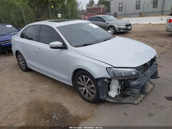 3VWDB7AJ4HM380817 2017 VOLKSWAGEN JETTA - Image 1