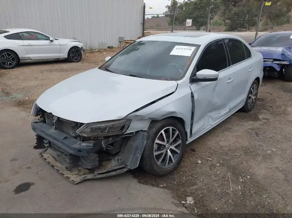 3VWDB7AJ4HM380817 2017 VOLKSWAGEN JETTA - Image 2