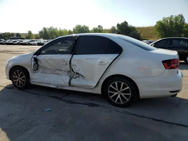 3VWDB7AJ4HM384429 2017 VOLKSWAGEN JETTA - Image 2