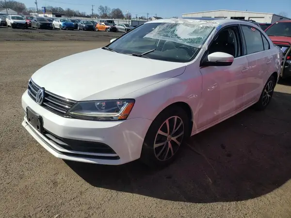 3VWDB7AJ4HM396984 2017 VOLKSWAGEN JETTA - Image 1