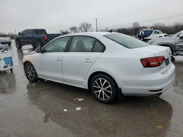 3VWDB7AJ4HM405621 2017 VOLKSWAGEN JETTA - Image 2