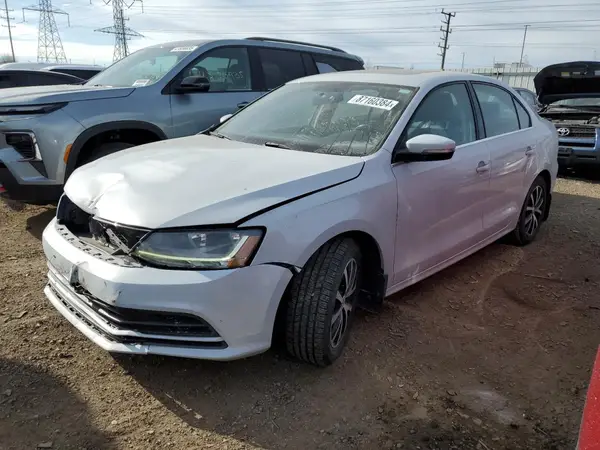 3VWDB7AJ4HM412018 2017 VOLKSWAGEN JETTA - Image 1