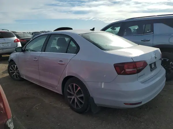 3VWDB7AJ4HM412018 2017 VOLKSWAGEN JETTA - Image 2