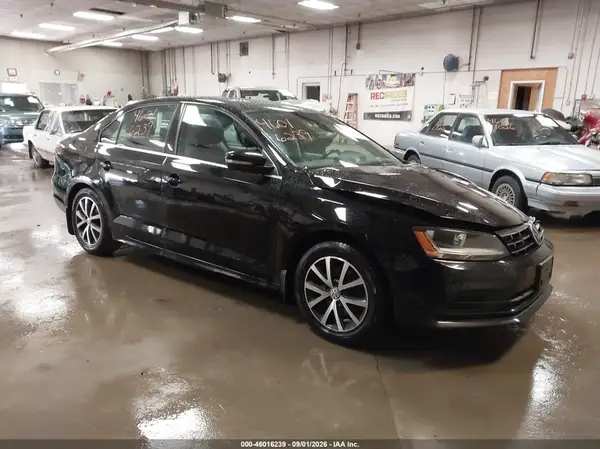 3VWDB7AJ4JM234407 2018 VOLKSWAGEN JETTA - Image 1