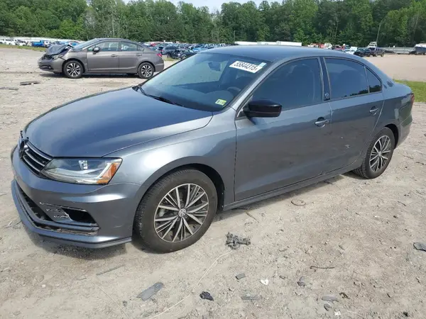 3VWDB7AJ4JM247917 2018 VOLKSWAGEN JETTA - Image 1