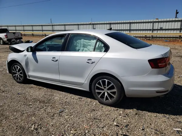 3VWDB7AJ4JM258061 2018 VOLKSWAGEN JETTA - Image 2