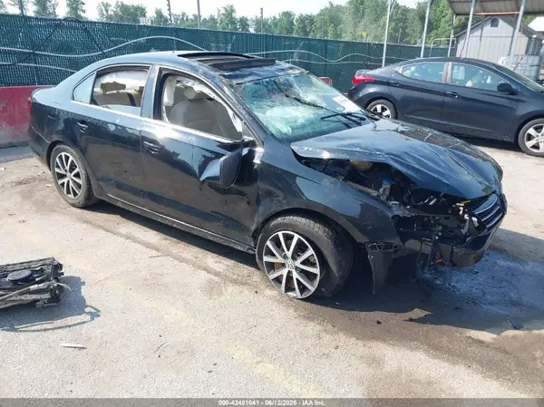 3VWDB7AJ5HM208277 2017 VOLKSWAGEN JETTA - Image 1