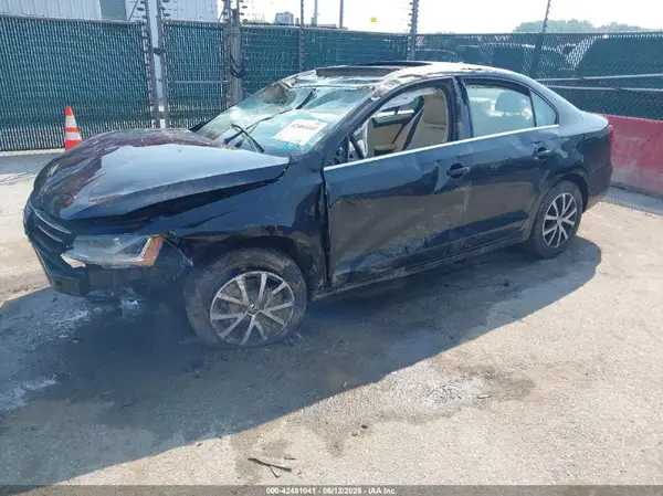 3VWDB7AJ5HM208277 2017 VOLKSWAGEN JETTA - Image 2